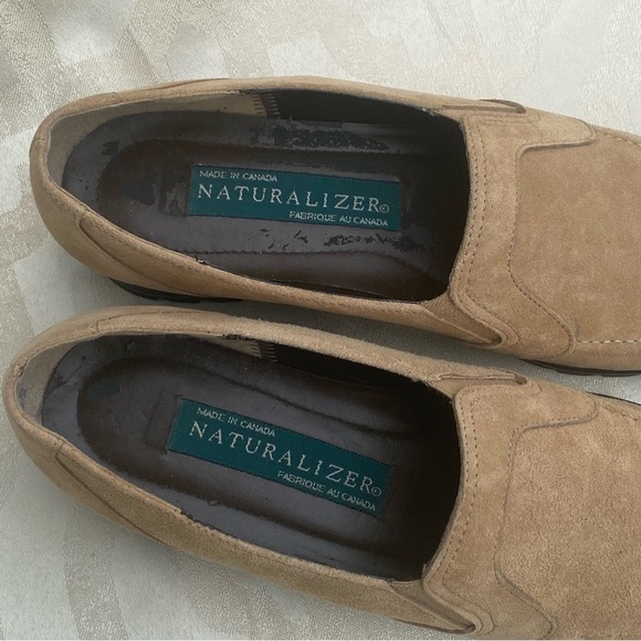 Naturalizer Beige Suede Loafers Size 6AA - Picture 8 of 10